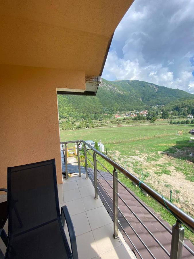 Breti'S Guesthouse Vusanje Экстерьер фото