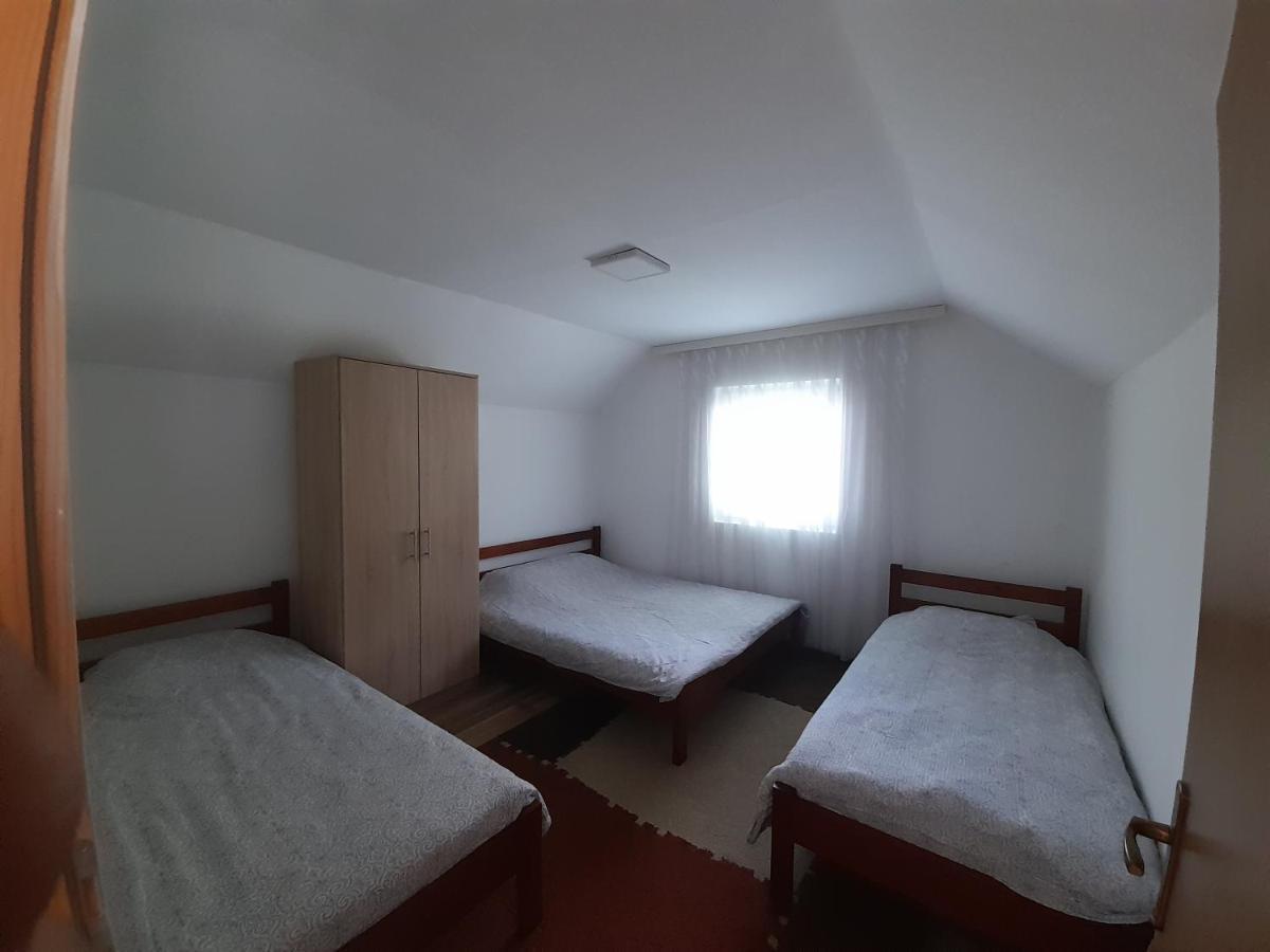 Breti'S Guesthouse Vusanje Экстерьер фото