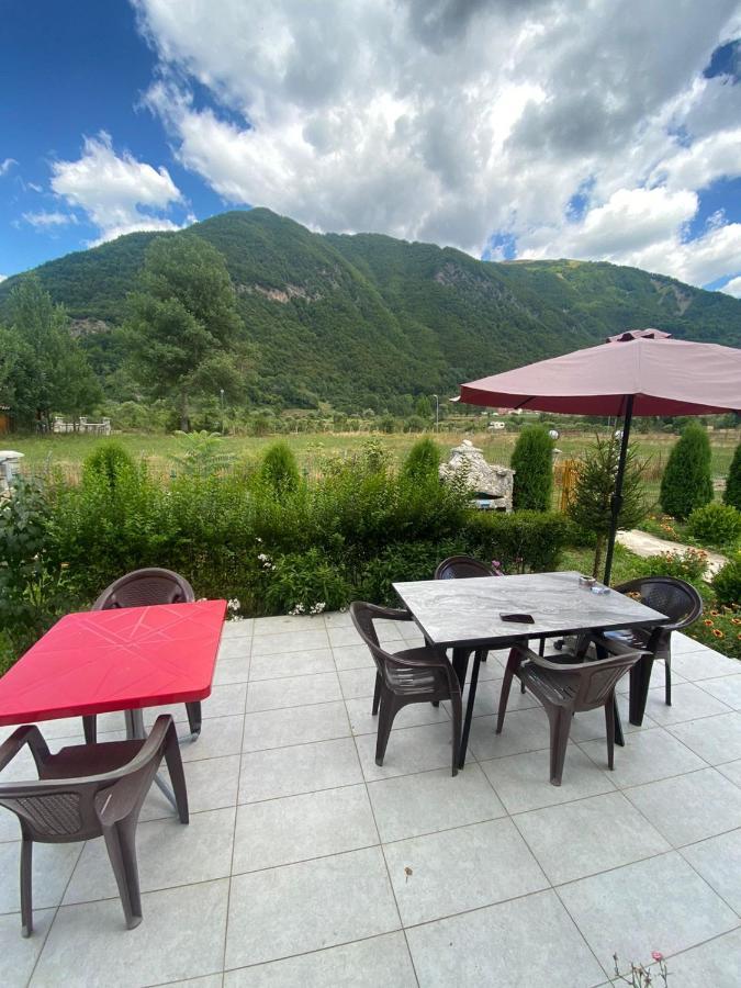 Breti'S Guesthouse Vusanje Экстерьер фото